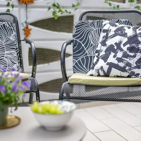 Wohlfuehlwohnung Mit 25 Qm Terrasse, Netflix