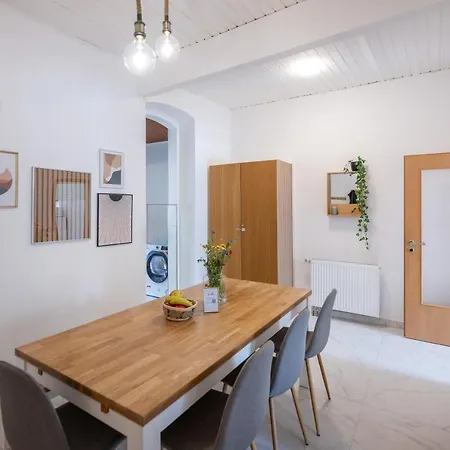 Apartament Wohlfuehlwohnung Mit 25 Qm Terrasse, Netflix