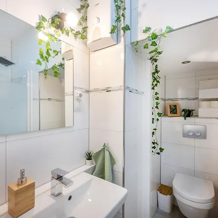 شقة Wohlfuehlwohnung Mit 25 Qm Terrasse, Netflix *