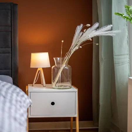 Wohlfuehlwohnung Mit 25 Qm Terrasse, Netflix