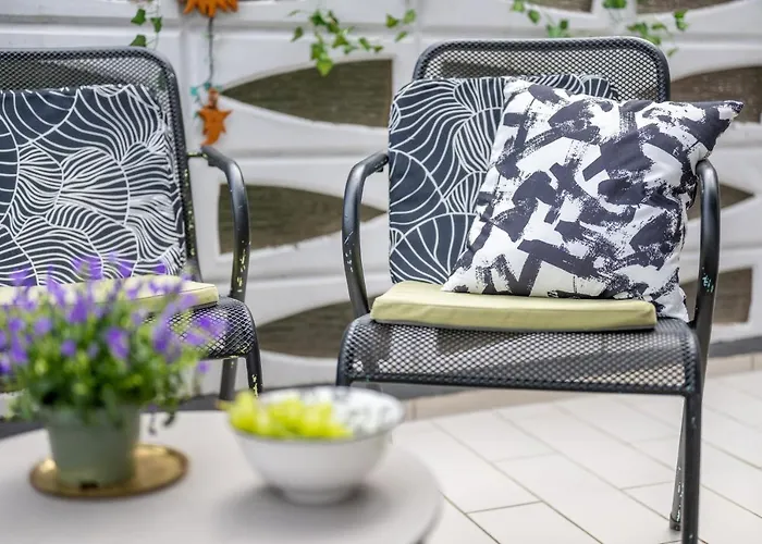 Wohlfuehlwohnung Mit 25 Qm Terrasse, Netflix